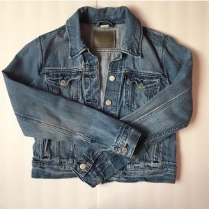 Levi’s Classic Trucker Denim Jacket